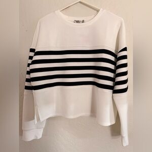 Cable and Gauge Women's Black and White Striped Sweatshirt